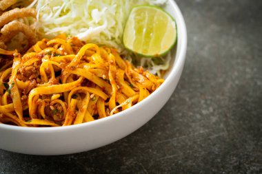 Çin Yunnan Eriştesi ya da Kwa Meng - Asya yemek tarzı