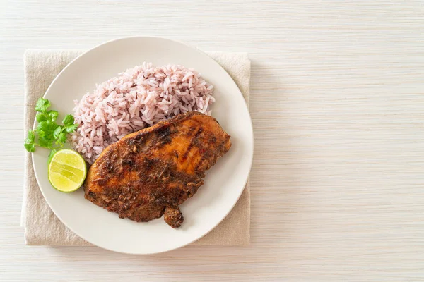 Würzig Gegrilltes Jamaikanisches Ruck Chicken Mit Reis Jamaikanische Küche — Stockfoto