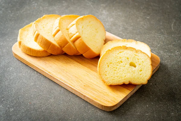 Pão Batata Doce Fatiado Tábua Madeira — Fotografia de Stock