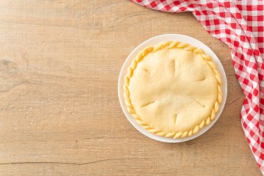 Lezzetli Toddy avuç içi turtaları beyaz tabakta