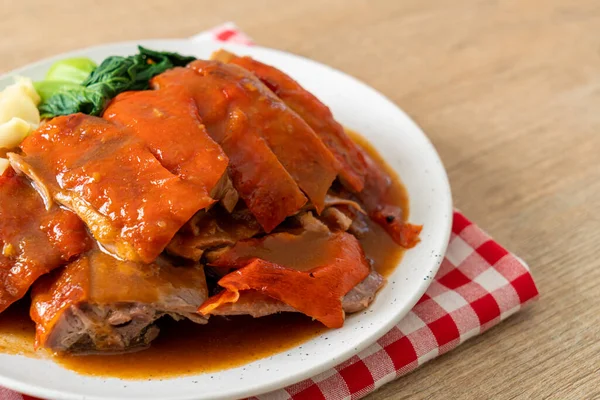 Pato Pequim Pato Assado Molho Vermelho Churrasco Estilo Comida Chinesa — Fotografia de Stock