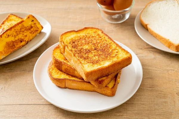 Franse Toast Wit Bord Voor Het Ontbijt — Stockfoto