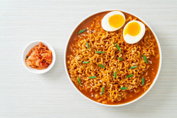 Ramyeon Atau Instan Korea Dengan Telur Gaya Makanan Korea — Stok Foto