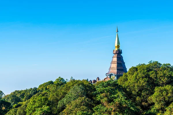 Punto Riferimento Pagoda Doi Inthanon Parco Nazionale Con Cielo Blu — Foto Stock