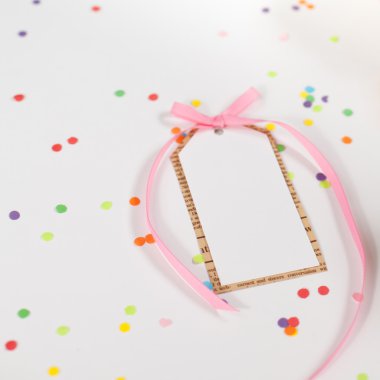 Tatil için hazırlık. Renkli ambalaj içinde sarılmış hediyeler