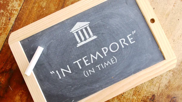 In tempore. A Latin phrase. — Stock Photo, Image