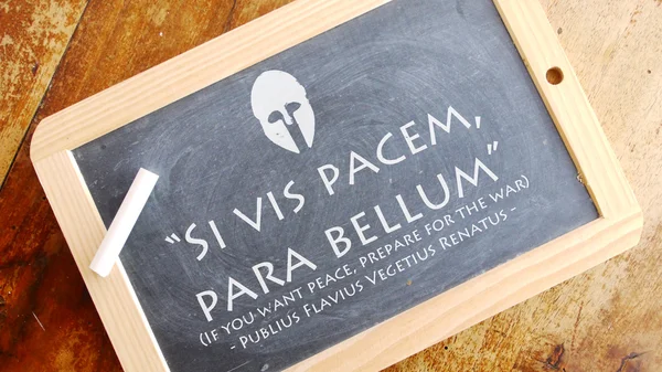 Si vis pacem, para bellum. Latince. — Stok fotoğraf