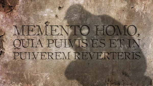 Memento homo, quia pulvis es et in pulverem reverteris. Una frase latina . — Foto Stock