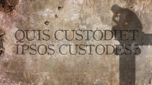 Quis custodiet Ipsos custodes. Kim izleyicilerin saatler anlamına gelen Latince bir ifade. — Stok fotoğraf
