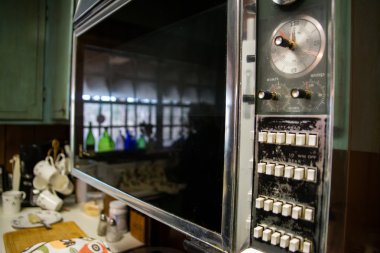 Vintage fırın kapağı ile eski aramalar ve düğme