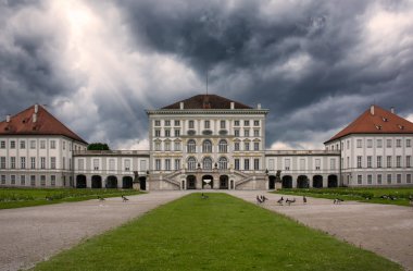 Dramatik kontrast mimari dış Nymphenburg Castle Münih Almanya