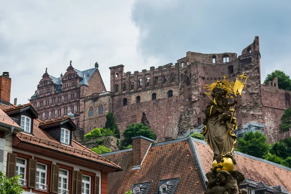 Statue de Kornmarkt Château de Heidelberg Allemagne de jour — Photo