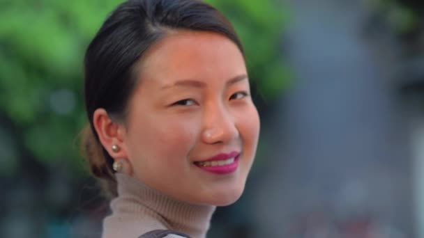 Hezký mladý čínský žena portrét — Stock video