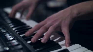 Klavyeyi çalmayı kapat