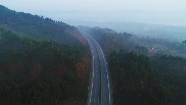 Vzduch nad dálnicí na venkově — Stock video