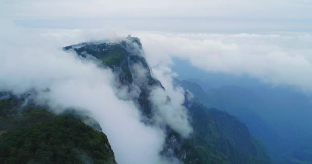 Cúpula de Ouro do Monte Emei acima das nuvens — Vídeo de Stock