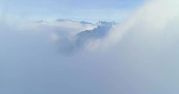 Drone volando en el mar de nubes — Vídeos de Stock