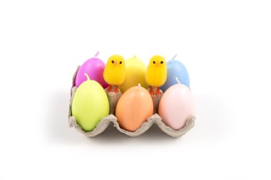 Paskalya, küçük civciv ve yumurta