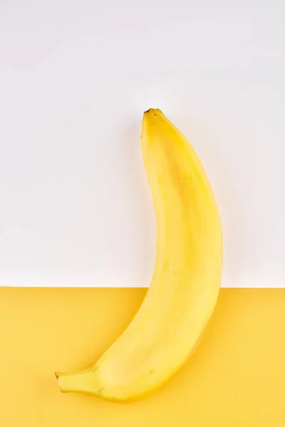 Fundo Geométrico Criativo Com Bananas Amarelo Fundo Branco Papel Parede — Fotografia de Stock