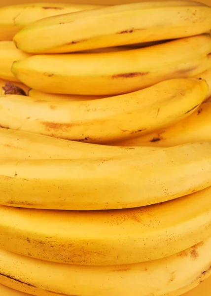 Amarelo Bananas Inteiras Fechar Fundo — Fotografia de Stock