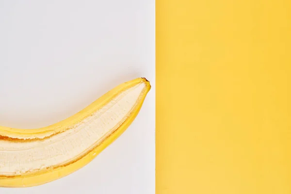 Fundo Geométrico Criativo Com Bananas Amarelo Fundo Branco Papel Parede — Fotografia de Stock