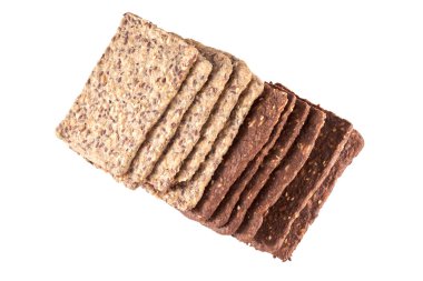 Beyaz arkaplanda tam tahıllı çıtır ekmek, kırpma yolu