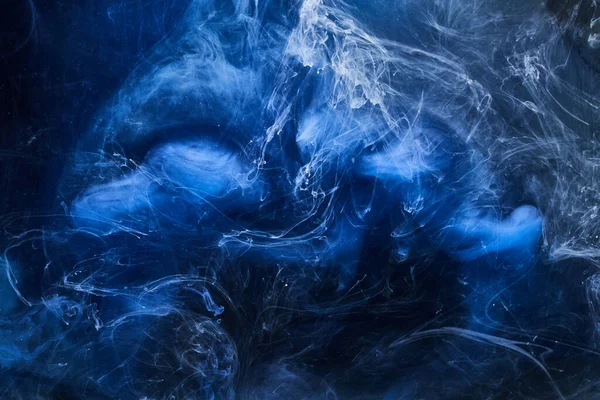 Abstraktní Modré Pozadí Oceánu Podvodní Vířící Kouř Zářivé Barvy Moře — Stock fotografie