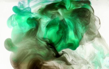 Su altında yeşil duman bulutu. Soyut dönen okyanus, canlı zümrüt rengi ipek. Nargile, parfüm, aroma duvar kağıdı.