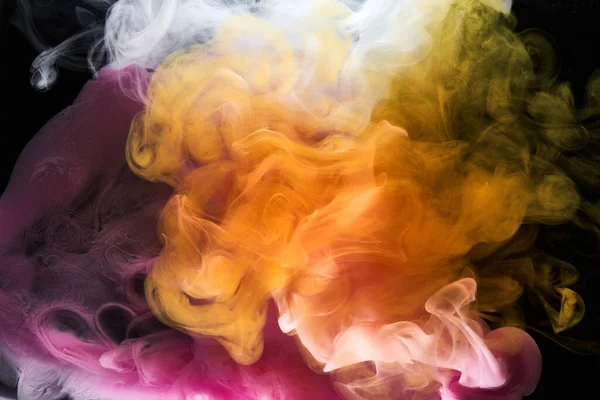 多色明るい煙抽象的な背景カラフルな霧鮮やかな色の壁紙渦ミックス塗料水中 — ストック写真