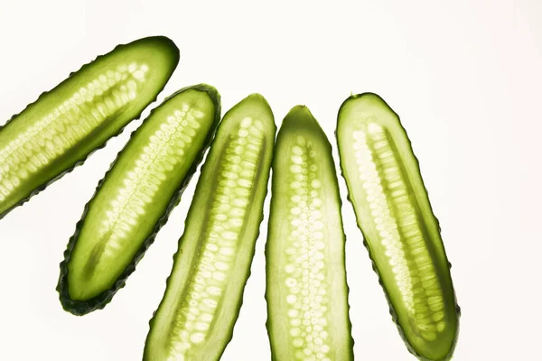 Patrón Rodajas Pepino Verde Aislado Sobre Fondo Blanco Papel Pintado — Foto de Stock