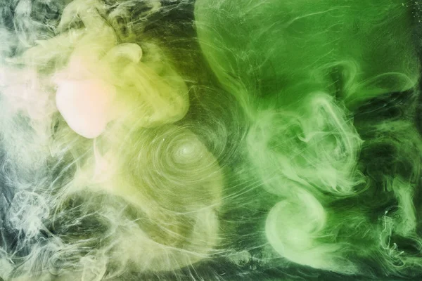 Abstraktní Zelené Pozadí Vířící Pulzující Kouř Hadice Podvodní Smaragdový Oceán — Stock fotografie