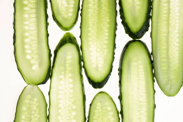 Patrón Rodajas Pepino Verde Aislado Sobre Fondo Blanco Papel Pintado — Foto de Stock