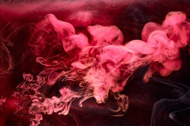 Kırmızı siyah pigment dönen mürekkep soyut arkaplan, suyun altında sıvı duman boyası