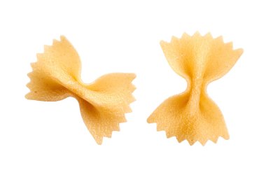 Pruva düğümlü erişteler beyaz arka plan, makarna ve makarna üzerine kapanıyor.