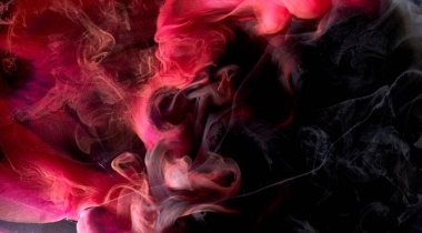 Kırmızı siyah pigment dönen mürekkep soyut arkaplan, suyun altında sıvı duman boyası