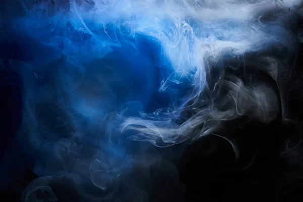 概要青い海の背景 水中渦巻く煙 鮮やかな海の色の壁紙 水の波塗料 — ストック写真