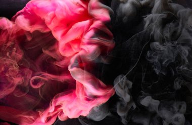 Kırmızı siyah pigment dönen mürekkep soyut arkaplan, suyun altında sıvı duman boyası