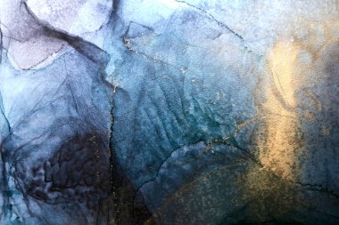 Alkol mürekkebi tekniğinde lüks soyut arka plan, çivit mavisi sıvı boya, dağınık akrilik damlalar ve girdap lekeleri, basılı malzemeler.