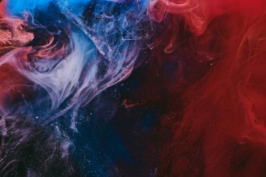 Soyut renkli duman arka planı. Hareket eden mavi, kırmızı, beyaz boya, akışkan sanat