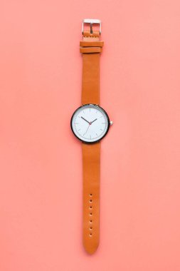 Turuncu arka plandaki turuncu kol saatlerini kapat          