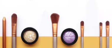 makyaj ve kozmetik ürünleri koleksiyonu düzenlendi                                          