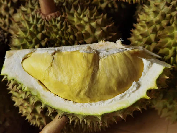 Obierany Żółty Mon Thong Durian Stercie Owoców Duriana — Zdjęcie stockowe