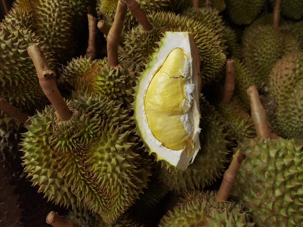 String Pelé Jaune Mon Durian Sur Tas Fruits Durian Photos De Stock Libres De Droits