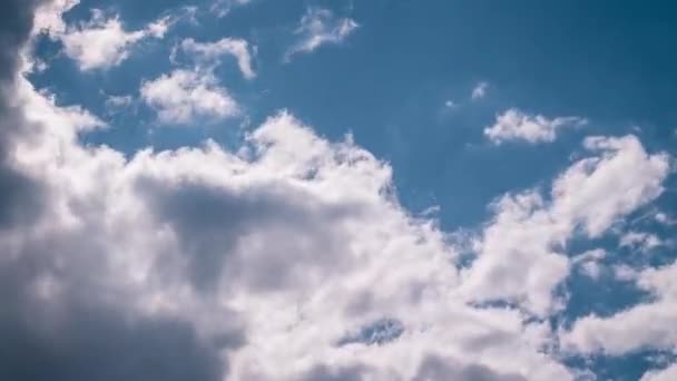 Nuages dans le vent — Video