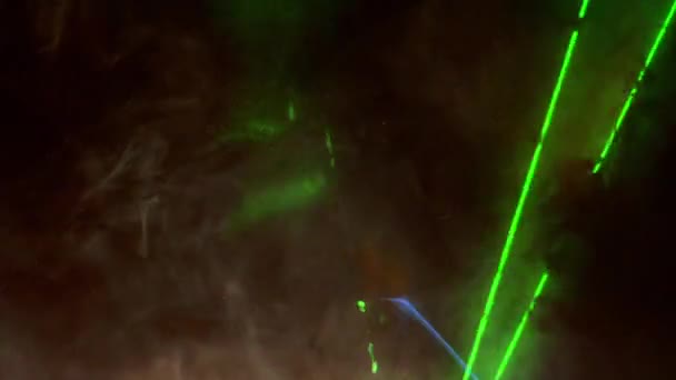 Lasers experimentais em nevoeiro — Vídeo de Stock