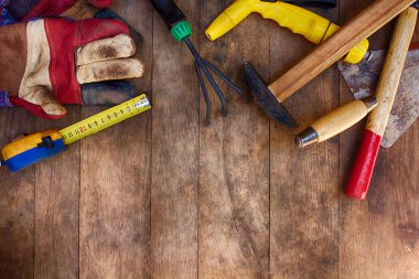 Bahçe ahşap arka plan üzerinde için Araçlar