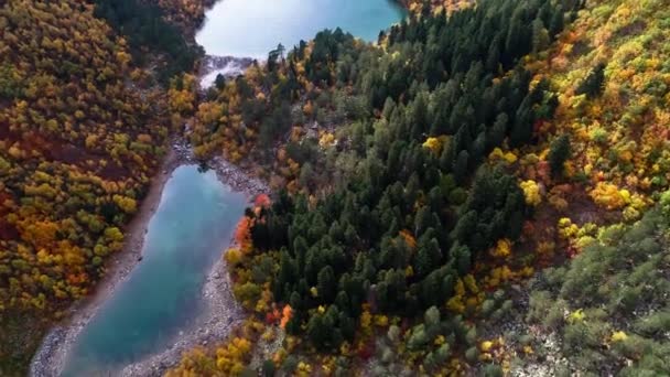 美丽的峡谷 北高加索山区的秋季自然 — 图库视频影像