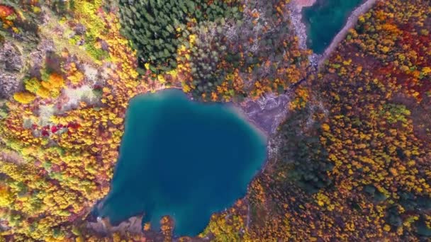 Montanha Lago Com Água Azul Belo Desfiladeiro Natureza Outono Nas — Vídeo de Stock