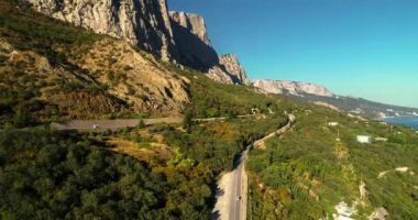 Kırım Yarımadası 'nı gezeceğim. Yüksek uçurumlu dağ sıraları