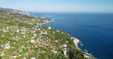 Karadeniz kıyısında bir kasaba. Kırım Yarımadası 'nı dolaş